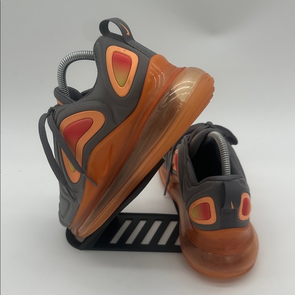 Nike Air Max 720 Gunsmoke-Fuel Orange AQ3196 004 Boys Size 6.5 / Women’s 8.0 - Picture 4 of 14